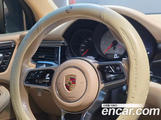 Porsche Macan 2014 thumb 7