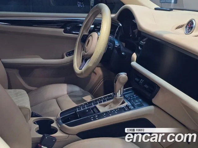 Porsche Macan 2014 thumb 8