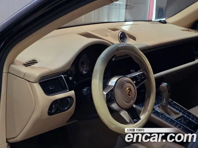 Porsche Macan 2014 thumb 10
