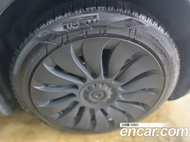 Tesla Model Y 2021 thumb 3