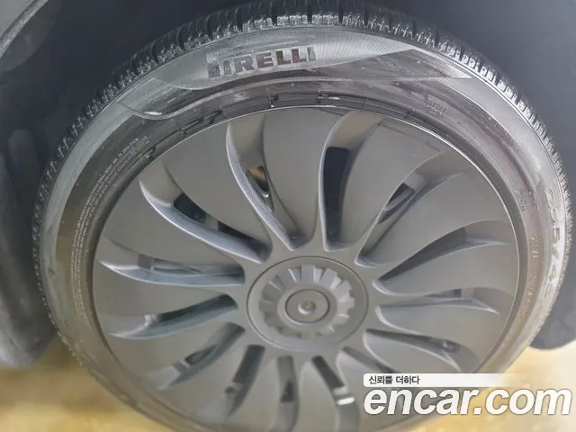 Tesla Model Y 2021 thumb 4