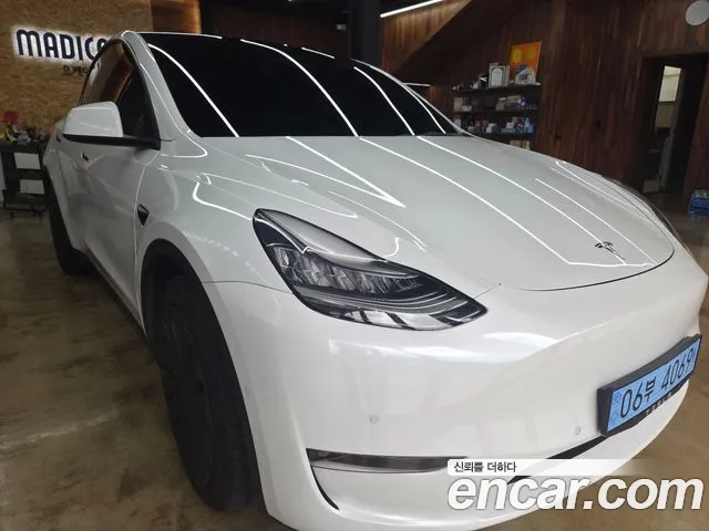 Tesla Model Y 2021 thumb 5