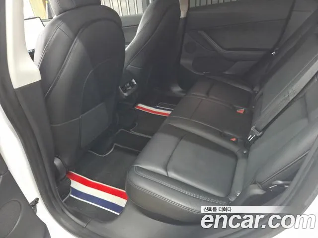 Tesla Model Y 2021 thumb 9