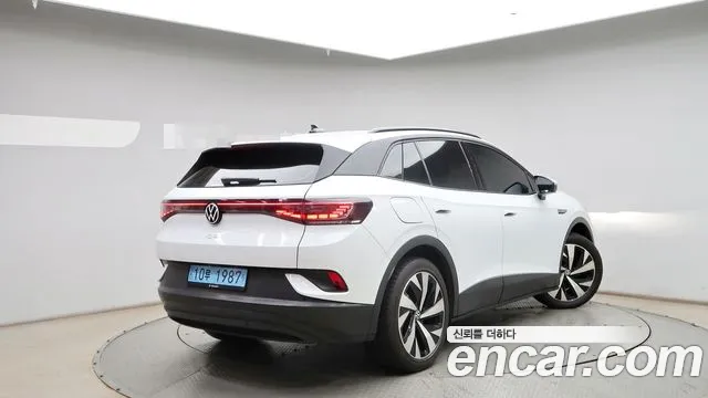 Volkswagen ID.4 2023 thumb 2