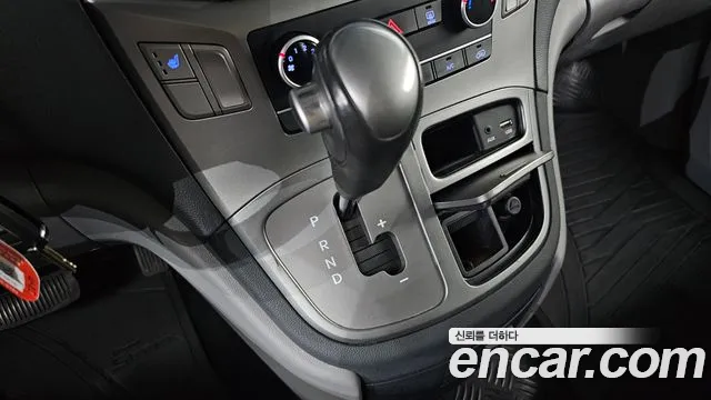Hyundai Starex 2021 thumb 9