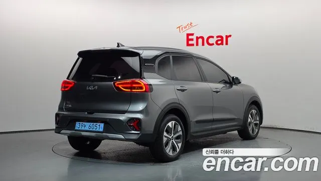 Kia Niro 2023 thumb 2