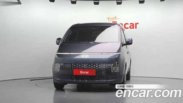 Hyundai Staria 2024 thumb 3
