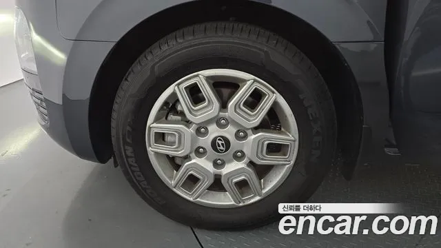 Hyundai Staria 2024 thumb 5