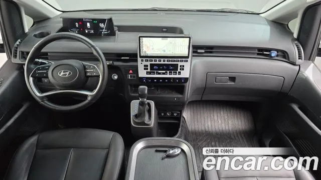 Hyundai Staria 2024 thumb 7