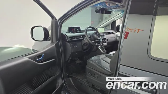 Hyundai Staria 2024 thumb 10