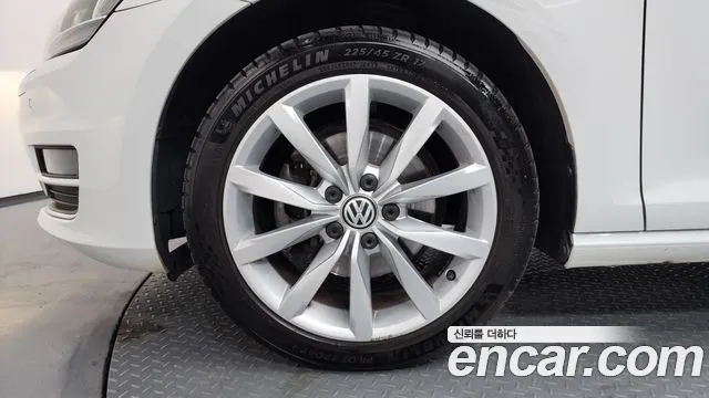 Volkswagen Golf Sportsvan 2015 thumb 5