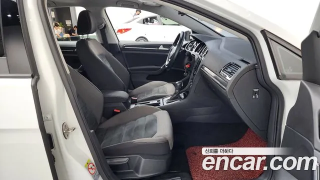 Volkswagen Golf Sportsvan 2015 thumb 11