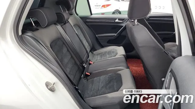 Volkswagen Golf Sportsvan 2015 thumb 12