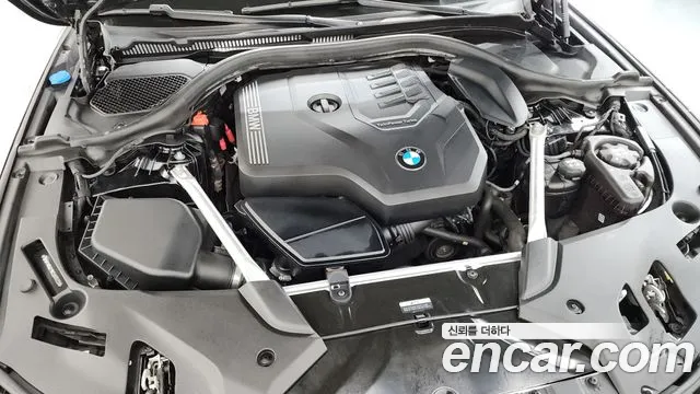 BMW 5-Series 2021 thumb 6