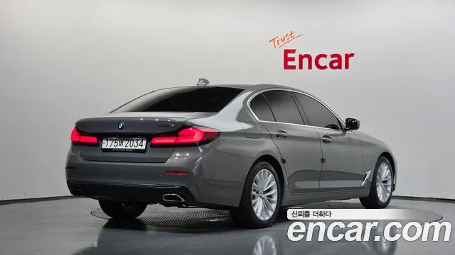 BMW 5-Series 2021 thumb 2