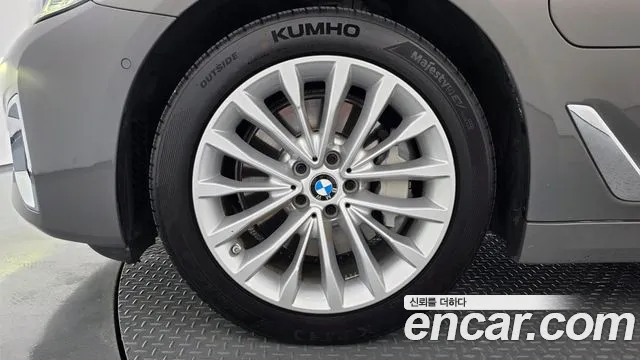 BMW 5-Series 2021 thumb 5