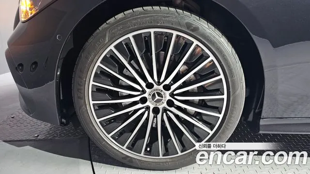 Mercedes-Benz CLE-Class 2024 thumb 5