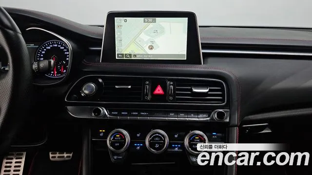 Genesis G70 2018 thumb 12