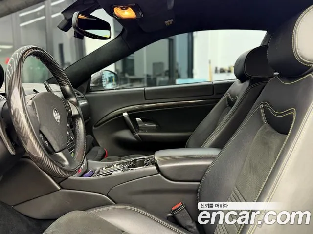 Maserati GranTurismo 2011 thumb 6