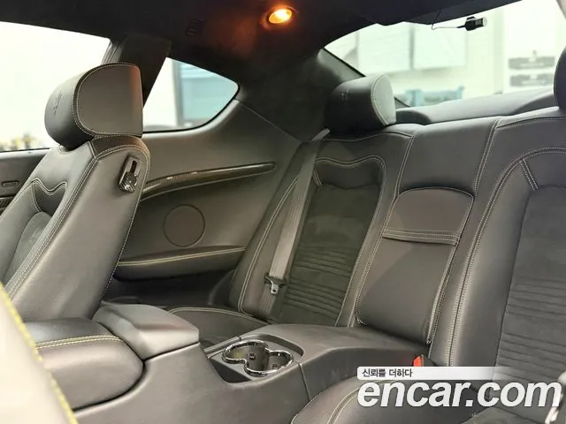Maserati GranTurismo 2011 thumb 10