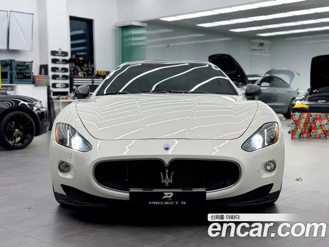 Maserati GranTurismo 2011 thumb 12