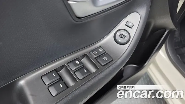 Kia Morning 2015 thumb 12
