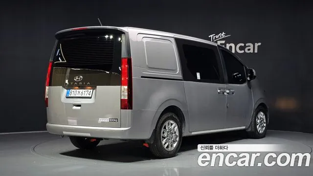 Hyundai Staria 2023 thumb 2
