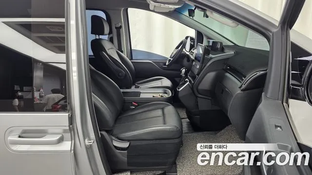 Hyundai Staria 2023 thumb 11