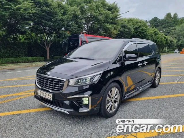 Kia Carnival 2019 thumb 2