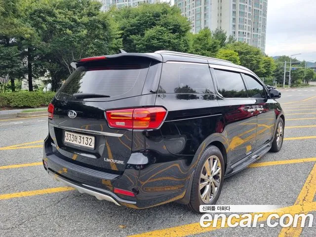 Kia Carnival 2019 thumb 4