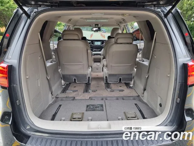 Kia Carnival 2019 thumb 6