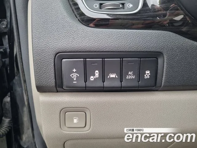 Kia Carnival 2019 thumb 9