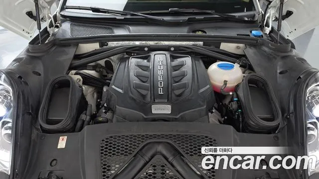 Porsche Macan 2015 thumb 6