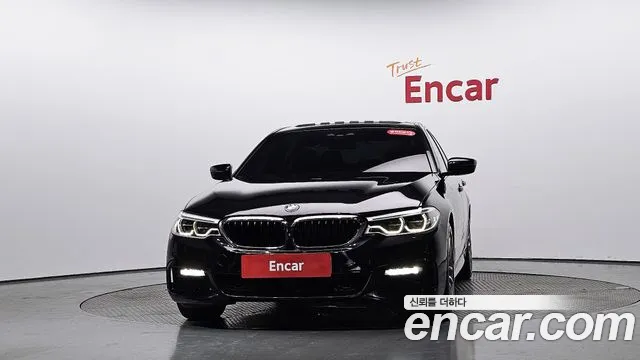 BMW 5-Series 2017 thumb 2
