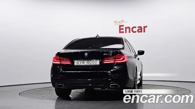 BMW 5-Series 2017 thumb 3
