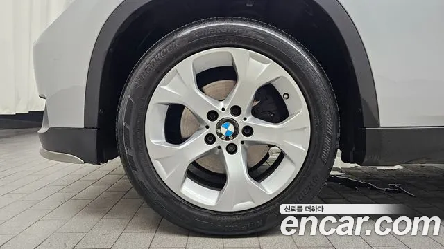 BMW X1 2014 thumb 5