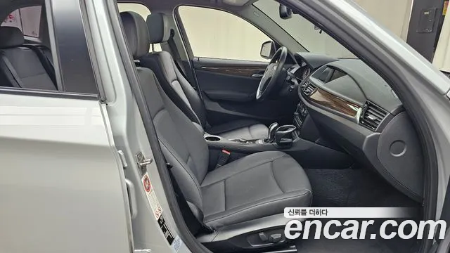 BMW X1 2014 thumb 11