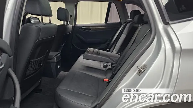 BMW X1 2014 thumb 12