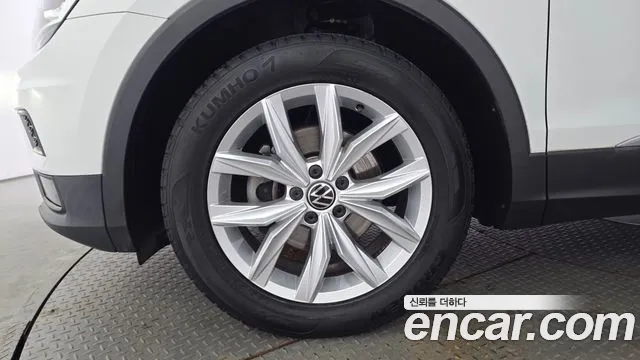 Volkswagen Tiguan 2020 thumb 5