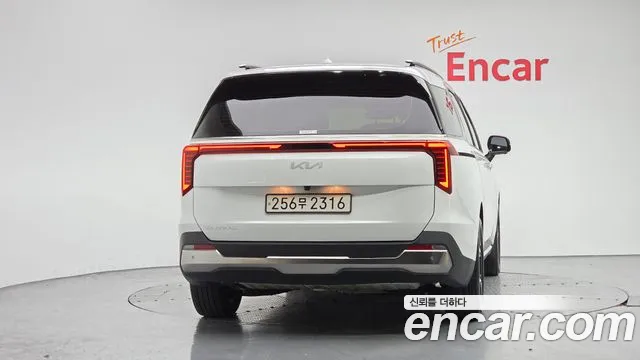 Kia Carnival 2024 thumb 4