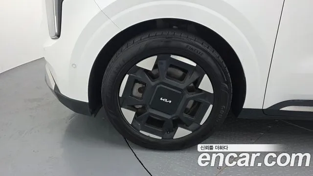 Kia Carnival 2024 thumb 5