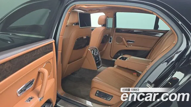 Bentley Flying Spur 2018 thumb 12