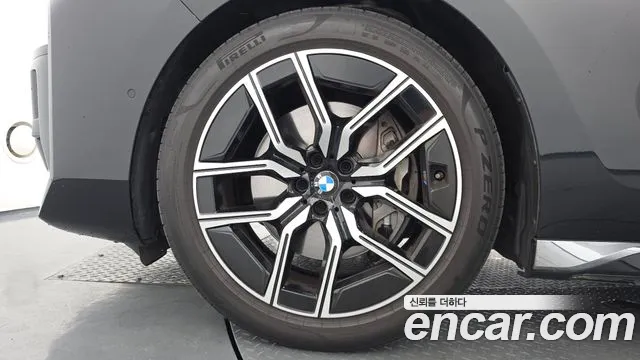 BMW 7-Series 2023 thumb 5