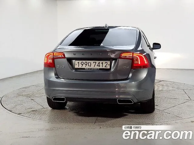 Volvo S60 2018 thumb 3
