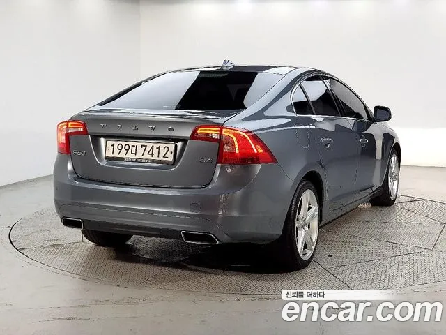 Volvo S60 2018 thumb 4