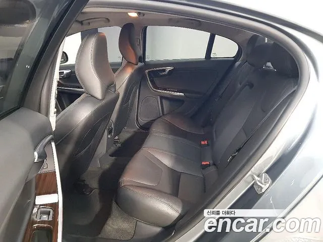Volvo S60 2018 thumb 8
