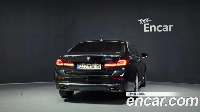BMW 5-Series 2021 thumb 4