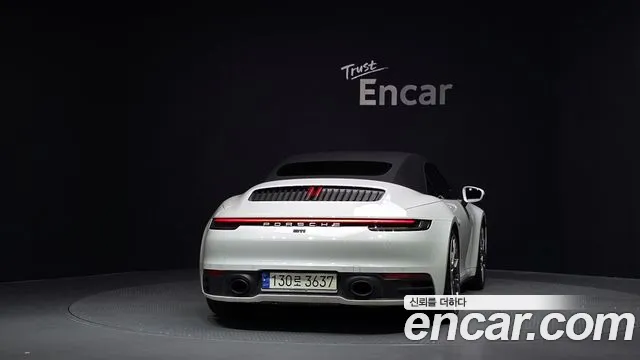 Porsche 911 2021 thumb 4