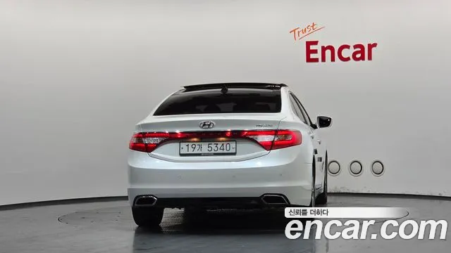 Hyundai Grandeur 2014 thumb 4