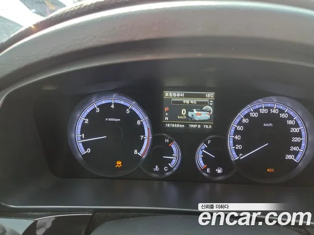 KG_Mobility_Ssangyong Chairman 2016 thumb 4